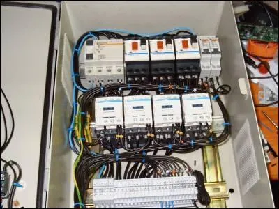 Comment s'appelle la norme 'Installations électriques à basse tension' ?