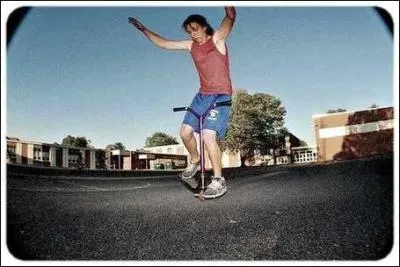 Quelle est cette figure de trottinette de freestyle ?