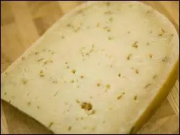 Une graine trs utilise dans la cuisine indienne libre une bonne odeur quand elle est jete dans l'huile chaude, elle entre aussi dans la composition d'une varit de fromage. Quelle est cette pice ?