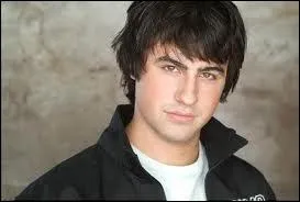 Qui joue le rle de Jason Cross ?