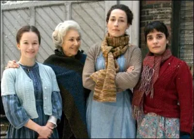 Une mini-srie en huit pisodes ralise par Michel Hassan en 2007 o ,  la fin de la Grande Guerre, quatre bonnes, et leurs matres, vont prparer et vivre un superbe rveillon de Nol.