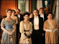 Librement inspir de l'histoire de la ralisatrice, ce tlfilm diffus en 2007, brasse les destines de trois gnrations,  Moscou, Berlin et Paris durant la premire moiti du