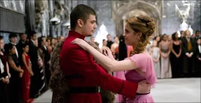 Comment l'interprte du champion de Dumstrang Viktor Krum dans  Harry Potter  a-t-il t repr pour le rle, mme s'il tait peu intress par la comdie ?