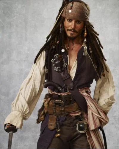 Durant le tournage de  Pirate des Caraibes , Johnny Depp aurait reu une lettre d'une fillette de 9 ans qui lui demandait de l'aider  former une  mutinerie  contre ses professeurs. Qu'a-t-il fait ?