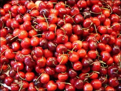 Lisez la phrase et rpondez  la question. Alejandro :  He comprado tres manzanas, cuatro albaricoques. He vendido tres cerezas. He comprado una fresa.   Combien de fruits a Alejandro ?