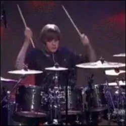 Plus jeune, Justin a pris des cours de :