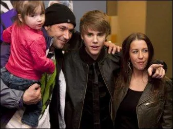 Comment ses proches surnomment-ils Justin ?