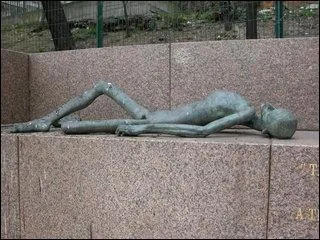 Ce mot dsigne un tat d'amaigrissement extrme, d  la malnutrition ou  la maladie. Quelle lettre faut-il ajouter  A C C E E I X pour le dcouvrir ?