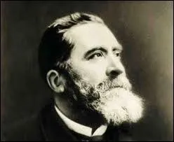 Jean Jaurès (1859 / 1914) fut assassiné le 31 juillet, trois jours avant la guerre de 14. Celui qui l'abattit s'appelait...