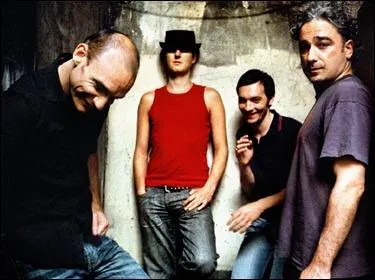 Qui est le chanteur de Louise Attaque ?