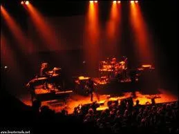 Qui chantait  Requiem pour un fou  ?