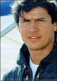 Philippe de Dieuleveult (1951 / 1985) &eacute;tait animateur pour l'&eacute;mission ''La Carte au tr&eacute;sor'' mais il &eacute;tait aussi espion engag&eacute; par la DGSE. Il mourut en mission en descendant les rapides du fleuve...