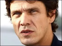 ''Chère AMIE, je vous envoie ces quelques mots / Pour vous dire qu'il ne fait pas beau / Et que j'ai mal, seul, depuis que je vous ai perdue'' ... Avec qui Marc Lavoine chante-t-il ces paroles ?