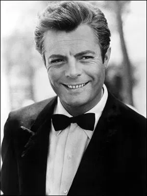  Travailler avec lui est une joie. Dlicat, disponible, intelligent, il prend possession de ses personnages sur la pointe des pieds  (Federico Fellini). Marcello Mastroianni n'a pas jou dans :