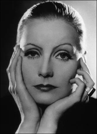  Il n'y a personne comme elle. Elle est unique, magique. Elle transcende le cinma. C'est la plus grande star du monde  (Marlne Dietrich). Greta Garbo n'a pas jou dans :