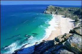 En 1488, le Portugais Bartolomeu Dias dcouvre et baptise le Cap des Temptes, la pointe sud africaine. Le Roi Jean II a rebaptis ce lieu Cap de Bonne-Esprance afin de ne pas dcourager les marins !