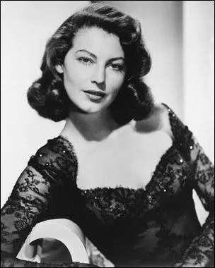 C'est une reine de l'cran excitante, belle et ensorceleuse. Quand elle traverse l'cran vous voulez la suivre . (George Cukor) Ava Gardner n'a pas jou dans :