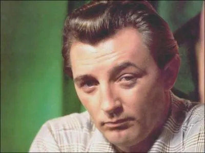  En le regardant, le rve devenait accessible. Il venait d'un milieu pauvre et cela se ressentait dans sa faon d'tre . (Sylvester Stallone) Robert Mitchum n'a pas jou dans :