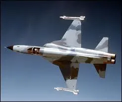 Quel est cet avion, aussi appel  la bouteille de coca  ?