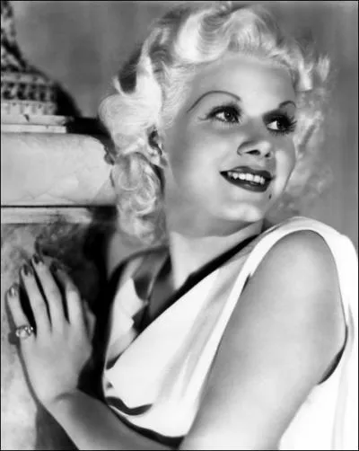  Sa technique tait celle des gangsters. Elle portait ses seins comme un homme porte son flingue . (Graham Greene) Jean Harlow n'a pas jou dans :