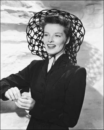  Quelle femme extraordinaire, si habile dans son art, si magntique que si vous n'y prenez garde, vous finissez comme accessoire du dcor . (Bob Hope) Katharine Hepburn n'a pas jou dans :