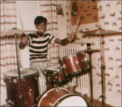 Quel est le nom de ce batteur (ici,  l'ge de 15 ans) ?