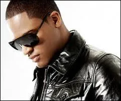 Comment se nomme ce chanteur qui a chant  Hangover  ?