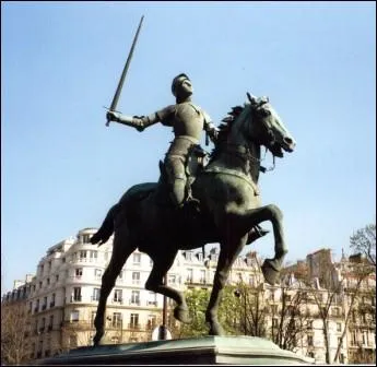 Jeanne d'Arc entendit des voix  13 ans, devint chef de guerre  17 ans et fut brle vive  ... ans ?