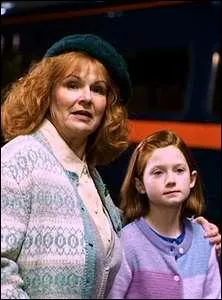 Dans le livre 1, pourquoi Ginny veut-elle aller  Poudlard ?