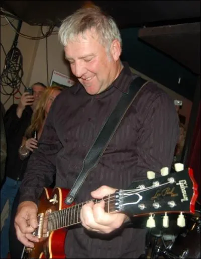 Quel est le nom du guitariste de Rush ?