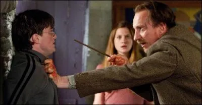 Pour savoir si Harry n'est pas un tratre, Remus lui pose une question, laquelle ?