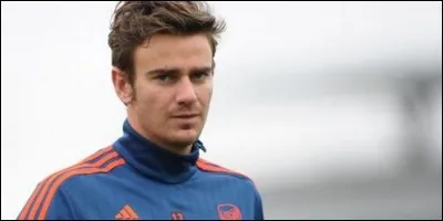 Il joue au poste d'attaquant au club de Châteauroux, comme milieu offensif ou comme attaquant. Comment s'appelle-t-il ?