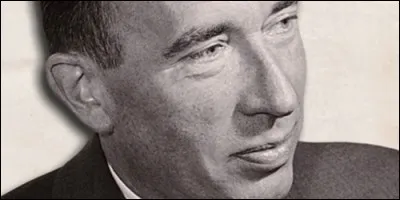 Cet homme est connu pour son rôle dans l'essor de l'industrie phonographique des années 1930 à 1970. Qui est-ce ?