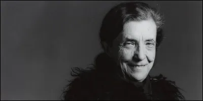 Laquelle d'entre elles est sculptrice et plasticienne française, naturalisée américaine ?