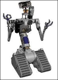 Ce robot militaire a t dot d'une conscience aprs avoir t foudroy. Qui tient le rle principal dans  Short Circuit  ?