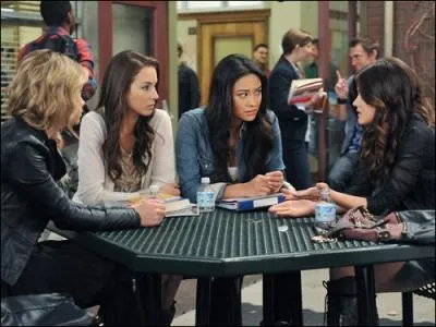 Nous sommes amies, nous vivons sous le mme toit, et nous nous sommes retrouves chacune  notre tour  l'hpital, nous sommes...