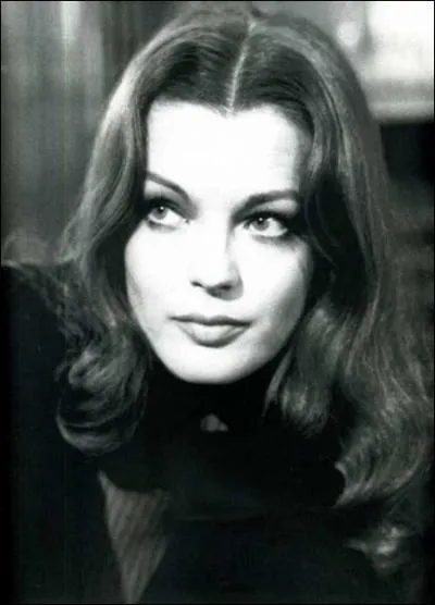 Grande actrice d'origine allemande qui est connue pour avoir incarn� au cin�ma Sissi. Elle a jou� aux c�t�s d'Alain Delon dans 'La Piscine'. Qui est-elle ?