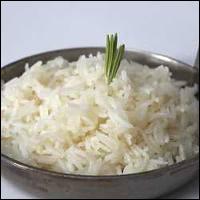 Pour prparer du riz pilaf, on doit le faire revenir lentement et sans coloration dans de la matire grasse chauffe. On dit qu'il faut