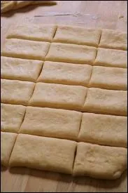 Pour empcher une prparation de  croter  pendant la cuisson, on peut la  beurrer en surface  (soit au pinceau, soit en ajoutant des particules de beurre). En cuisine, on emploie un terme trs prcis q