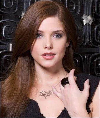 Quel personnage Ashley Greene incarne-t-elle dans le film ?