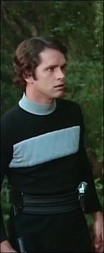 Comment se prnomme le hros ?