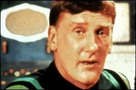 Ils partent accompagn d'un androde qui s'appelle ?