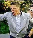 Qui intimidait son pre quand il tait jeune ?