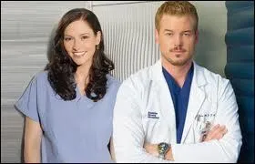 Qui joue le sexy docteur Sloan ?