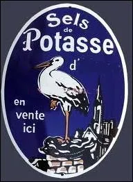 Une logique; la cigogne comme image pour cet engrais venu d' ... .