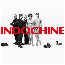 Qui joue sur la scne du Stade de France le 26 juin 2010 aux cots de Nicola sur la chanson Tes yeux noirs ?