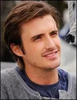 Qui est le petit ami d'Abby ?