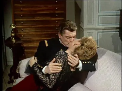 Dans le film  Elena et les hommes , Jean Marais tient le rle d'un gnral, mais qui interprte  Elena  ?