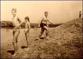 (Compltez cette chanson de Laurent Voulzy) On a tous dans l'coeur des vacances  ... .