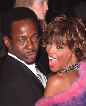 Avec quel chanteur de R&B a-t-elle vcu un mariage tumultueux et pnible qui l'a prcipite dans l'enfer de la drogue ?